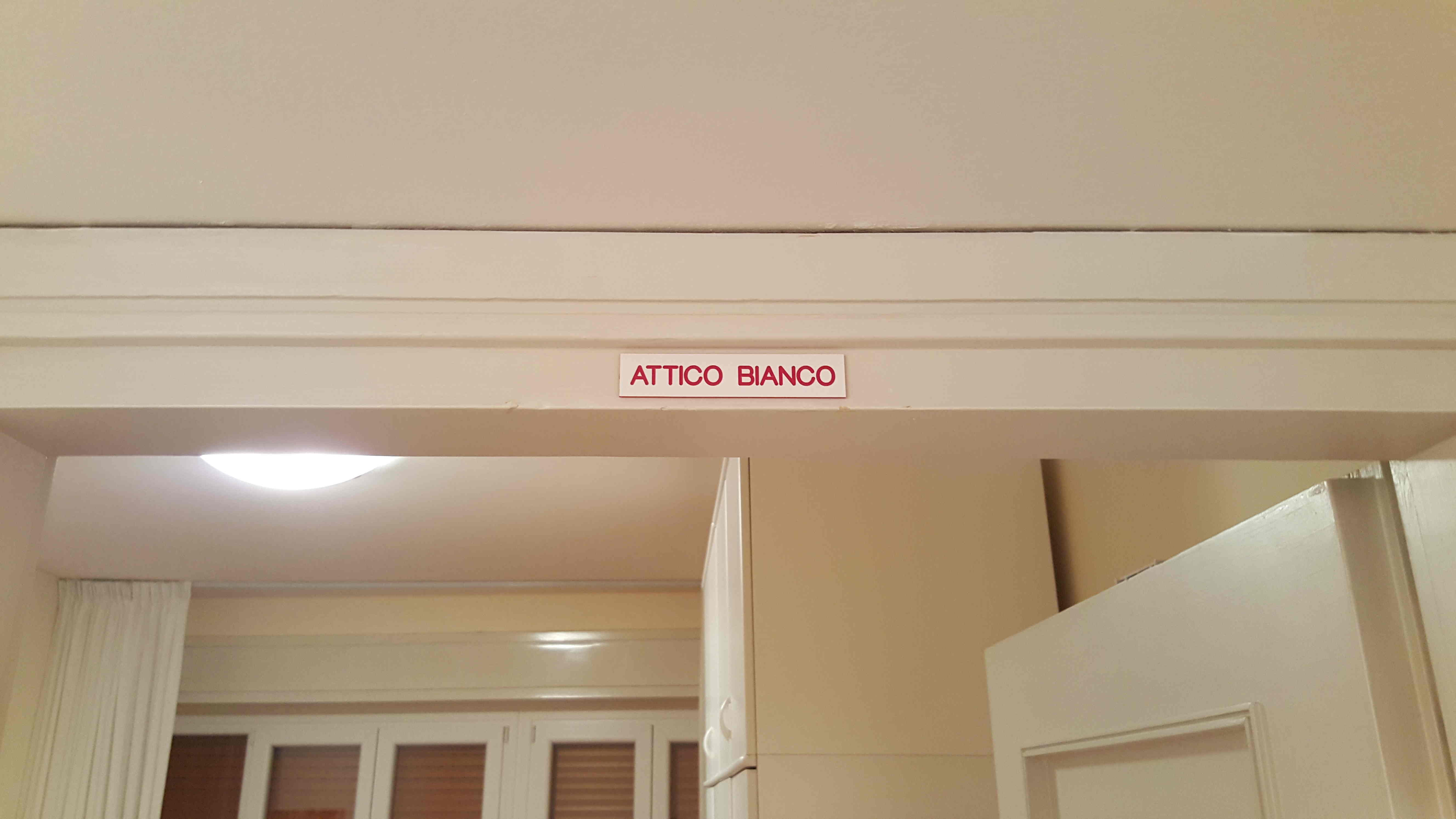 attico bianco